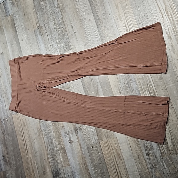 Buff Bunny Ribbed Set - Picture 5 of 7